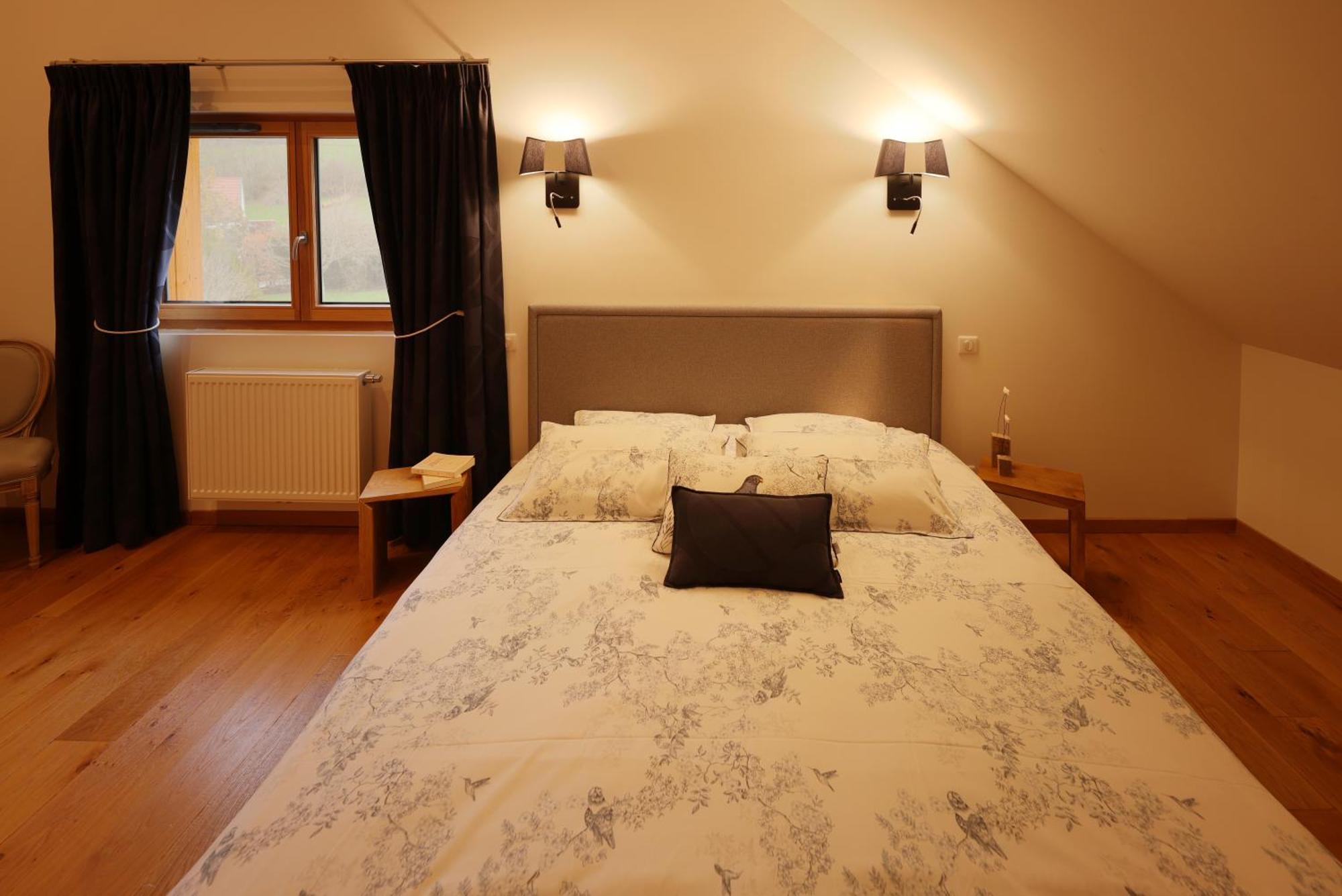 Maison D'Hotes & Spa La Scierie ซาลอนส์-เลส์-แบ็งส์ ภายนอก รูปภาพ
