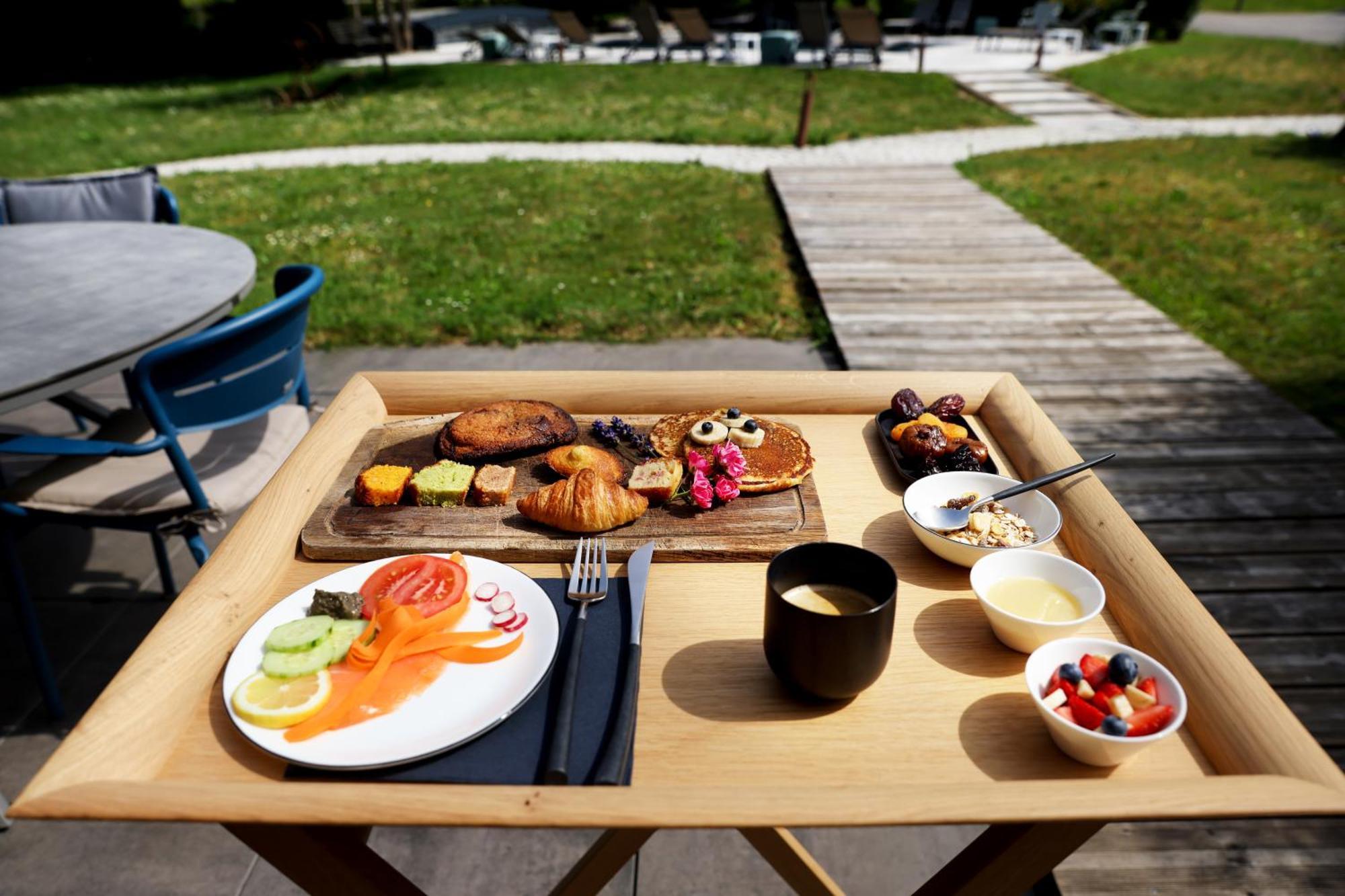 Maison D'Hotes & Spa La Scierie ซาลอนส์-เลส์-แบ็งส์ ภายนอก รูปภาพ