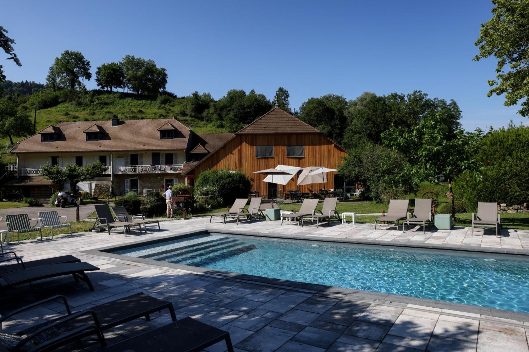 Maison D'Hotes & Spa La Scierie ซาลอนส์-เลส์-แบ็งส์ ภายนอก รูปภาพ